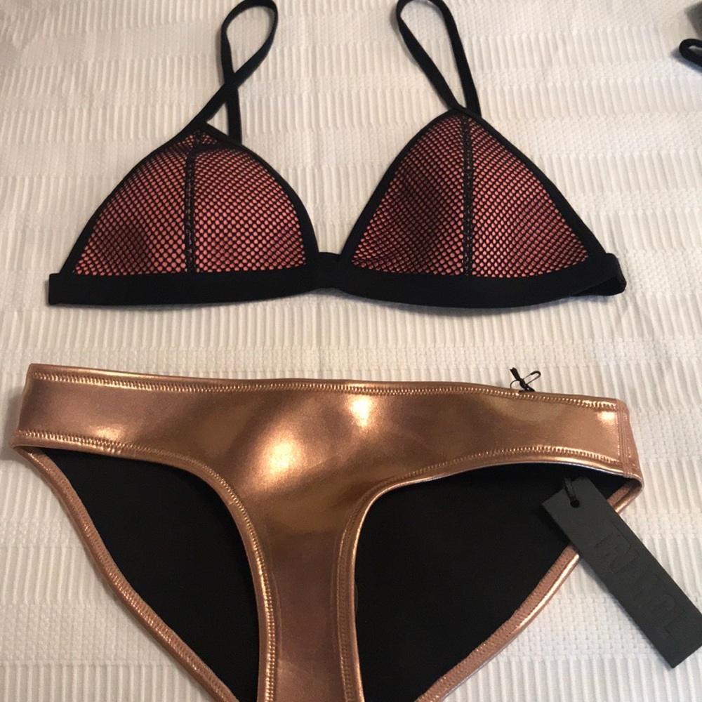never worn triangl bathing suit!!